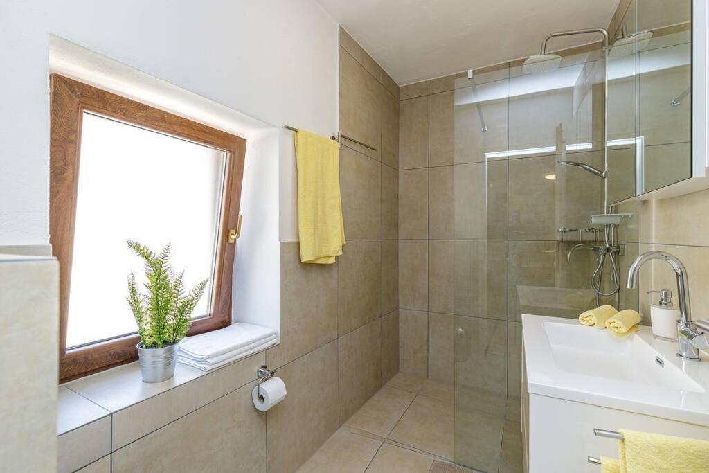 דירות Kaštelir House Aves 1 מראה חיצוני תמונה